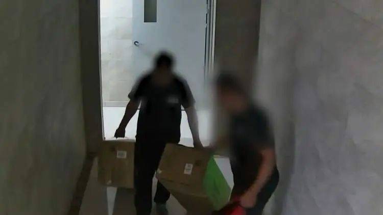 皇冠信用网去哪里弄
_男子为方便施工队装修新家皇冠信用网去哪里弄
,将钥匙放楼道消防栓内,致刚买的家电全部不翼而飞!