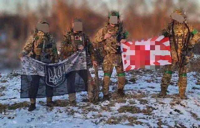 离谱皇冠账号申请!俄罗斯把日本雇佣兵俘虏关笼子里游街示众?和中国有关系? | 皇冠账号申请