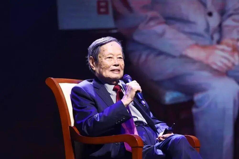 皇冠信用登123出租_“大先生”千古皇冠信用登123出租,杨振宁的一生